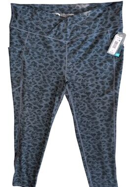 Women's MTA Sport activewear leggings w/ crossover V-waistband and side pockets
